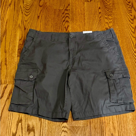Mens Sonoma cargo shorts NEW size 40 - Picture 1 of 2